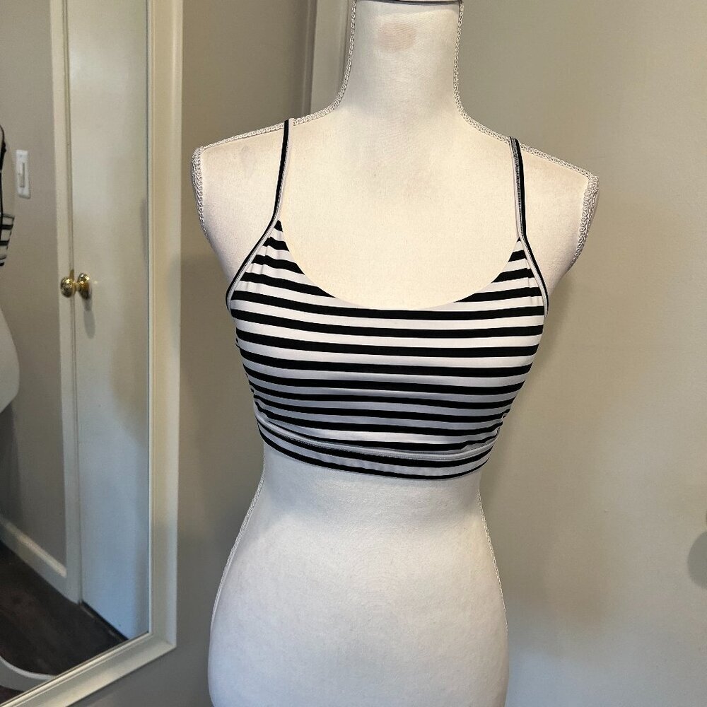 Mondetta Black & White Stripe Halter Strappy Sports Bra, Size Medium